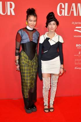 Eva Che und Sera Akyazici bei der Verleihung des Glamour Women of the Year Award 2025 im The Ritz Carlton Hotel. Berlin, 14.11.2025