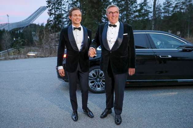 Holmenkollen kapell Oslo 20251115. Stein Erik Hagen og Bendik Skinningsrud ankommer Holmenkollen kapell til sitt bryllup lordag ettermiddag. Foto: Amanda Pedersen Giske NTB Oslo Norge UrgAcveUop4 EDITORIAL USE ONLY Ref:UrgAcveUop4.jpg Copyright: xAmandaxPedersenxGiskex xNTBx
