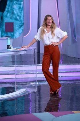 November 15, 2025, Milan, Rome, Italy: TV show TV Talk, Rai 3. Pictured: Mia Ceran . Milan, Italy 15 November 2025 Milan Italy  - ZUMAa289 20251115_zia_a289_193 Copyright: xAgfx