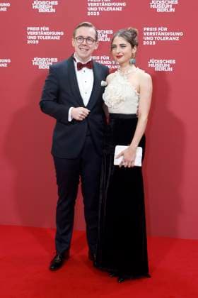 15.11.2025, Philipp Amthor, und Freundin Carlotta Voss, beim 24. Preis fuer Verstaendigung und Toleranz im Juedischen Museum in Berlin, Berlin Deutschland, Germany