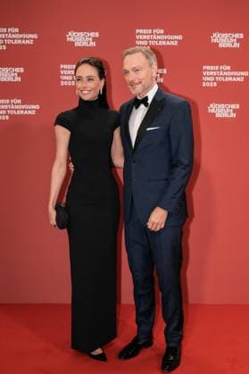 Deutschland, Kultur, Preis für Verständigung und Toleranz 2025 - Jüdisches Museum Berlin: Christian Lindner (FDP, Finanzminister a.D.) und Ehefrau Franca Lehfeldt Copyright: xJamesxZabelx