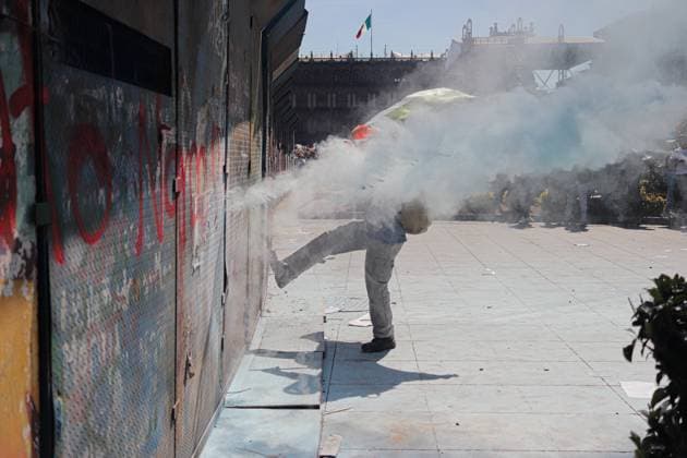 People riot during the self-proclaimed Ã¢â‚¬ËœGen ZÃ¢â‚¬â ¢ demonstration against the Mexican government following the murder of Uruapan Mayor Carlos Manzola, while Mexico s President Claudia Sheinbaum has questioned the legitimacy of the movement in recent days. on November 15, 2025 in Mexico City, Mexico. Mexico City Mexico - ZUMAe321 20251115_zia_e321_029 Copyright: xCarlosxSantiagox