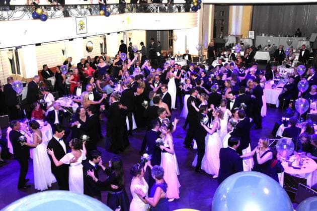 Debuetanten- Ballbesucher Muenchen 15.11.2025 Bayerischer Hof Narrhalla Hofballl Foto Muenchen