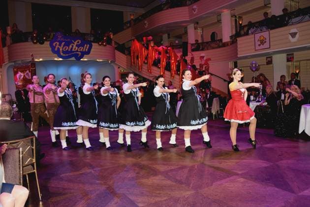 Narrhalla Garde Show Muenchen 15.11.2025 Bayerischer Hof Narrhalla Hofballl Foto Muenchen
