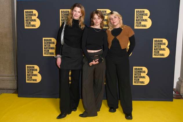 Lotta Schmelze, Maja Bons und Lisa Purtscher bei der Preisverleihung vom 39. Braunschweig International Film Festival im Staatstheater. Braunschweig, 15.11.2025