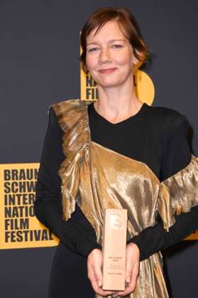 Sandra Hüller mit dem Hauptpreis Die Europa bei der Preisverleihung vom 39. Braunschweig International Film Festival im Staatstheater. Braunschweig, 15.11.2025