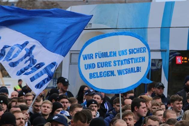 16.11.2025 Demonstration Fandemo in Leipzig Der Fußball ist sicher. Leipzig Sachsen Deutschland
