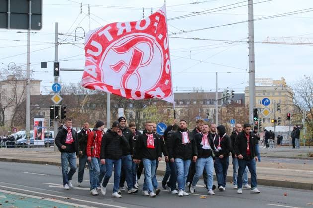 16.11.2025 Demonstration Fandemo in Leipzig Der Fußball ist sicher. Die Fans von Fortuna Köln. Leipzig Sachsen Deutschland