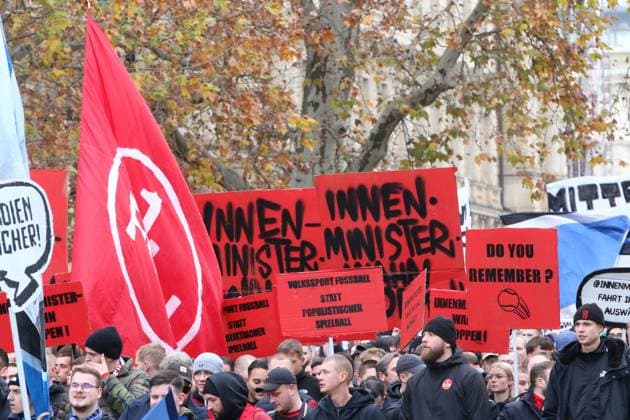 16.11.2025 Demonstration Fandemo in Leipzig Der Fußball ist sicher. Die Fans vom 1. FC Nürnberg. Leipzig Sachsen Deutschland