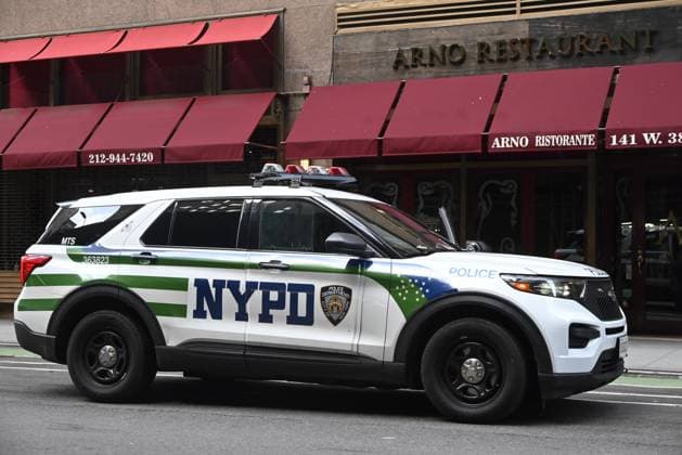New York Jets NFL cornerback Kris Boyd shot in New York City MANHATTAN, NEW YORK, UNITED STATES - NOVEMBER 16 - NYPD officers maintain a security cordon after New York Jets NFL cornerback Kris Boyd was shot and critically hurt outside a restaurant in Midtown, Manhattan, New York, United States on November 16, 2025. Kyle Mazza Anadolu New York United States. Editorial use only. Please get in touch for any other usage.  Copyright: x2025xAnadoluxKylexMazzax