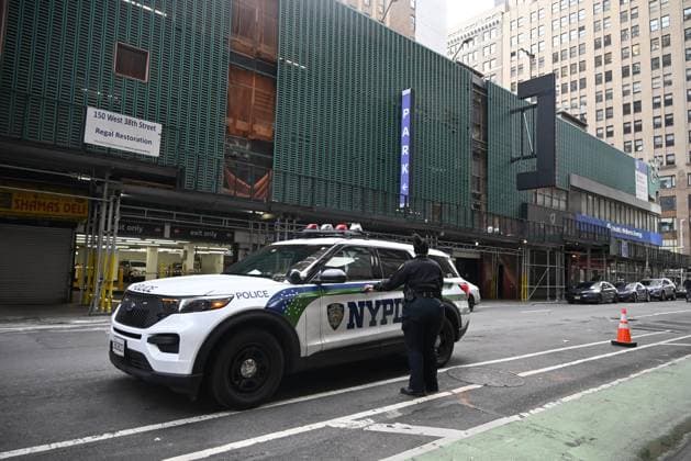 New York Jets NFL cornerback Kris Boyd shot in New York City MANHATTAN, NEW YORK, UNITED STATES - NOVEMBER 16 - NYPD officers maintain a security cordon after New York Jets NFL cornerback Kris Boyd was shot and critically hurt outside a restaurant in Midtown, Manhattan, New York, United States on November 16, 2025. Kyle Mazza Anadolu New York United States. Editorial use only. Please get in touch for any other usage.  Copyright: x2025xAnadoluxKylexMazzax