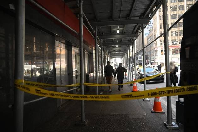 New York Jets NFL cornerback Kris Boyd shot in New York City MANHATTAN, NEW YORK, UNITED STATES - NOVEMBER 16 - NYPD officers maintain a security cordon after New York Jets NFL cornerback Kris Boyd was shot and critically hurt outside a restaurant in Midtown, Manhattan, New York, United States on November 16, 2025. Kyle Mazza Anadolu New York United States. Editorial use only. Please get in touch for any other usage.  Copyright: x2025xAnadoluxKylexMazzax
