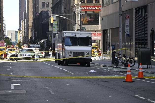 New York Jets NFL cornerback Kris Boyd shot in New York City MANHATTAN, NEW YORK, UNITED STATES - NOVEMBER 16 - NYPD officers maintain a security cordon after New York Jets NFL cornerback Kris Boyd was shot and critically hurt outside a restaurant in Midtown, Manhattan, New York, United States on November 16, 2025. Kyle Mazza Anadolu New York United States. Editorial use only. Please get in touch for any other usage.  Copyright: x2025xAnadoluxKylexMazzax