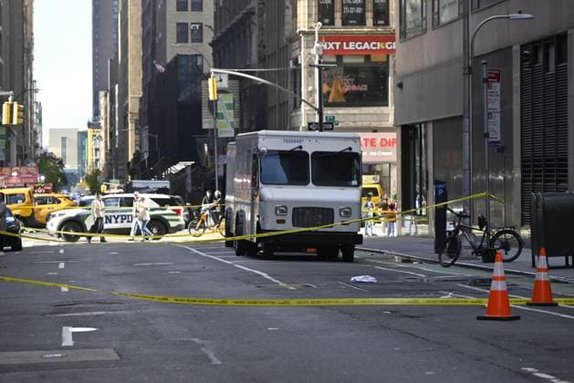 New York Jets NFL cornerback Kris Boyd shot in New York City MANHATTAN, NEW YORK, UNITED STATES - NOVEMBER 16 - NYPD officers maintain a security cordon after New York Jets NFL cornerback Kris Boyd was shot and critically hurt outside a restaurant in Midtown, Manhattan, New York, United States on November 16, 2025. Kyle Mazza Anadolu New York United States. Editorial use only. Please get in touch for any other usage.  Copyright: x2025xAnadoluxKylexMazzax