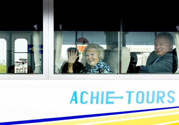 Bonaire, The Netherlands, 2025-11-16 19:59:07 BONAIRE, November 16, 2025, Airport: Princess Beatrix arrives at Bonaire Airport. The visit focuses on the work of the Dutch Caribbean Nature Alliance (DCNA) and social initiatives on the islands. The Princess is the patron of DCNA. PHOTO: NLBeeld Albert Nieboer Credit: NL Beeld Patrick van Emst  Copyright: xx x