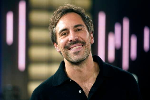 Max Giesinger bei der Aufzeichnung der WDR-Talkshow Kölner Treff im WDR Studio BS 3. Köln, 24.10.2025 *** Max Giesinger at the recording of the WDR talk show Kölner Treff at WDR Studio BS 3 Cologne, 24 10 2025 Foto:xC.xAdolph xFuturexImagex koelner_treff2410_5078