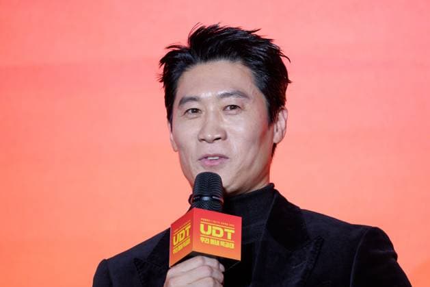 Coupang Play series UDT : Heroes Next Door press conference SEOUL, SOUTH KOREA, NOV 17: South Korean actor Jin Sun-kyu during Coupang Play series UDT : Heroes Next Door press conference at the Pullman Ambassador Seoul Eastpole in Seoul, South Korea, on November 17, 2025. Seoul the Pullman Ambassador Seoul Eas South Korea 8239_285813 Copyright: xStevexChoxKyewoong PentaxPressx