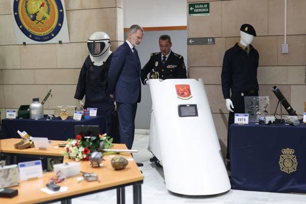 Felipe VI presides over the ceremony for the anniversary of the TEDAX NRBQ and the Central Cybercrime Unit of the National Police King Felipe VI presides, accompanied by the Minister of the Interior, Fernando Grande Marlaska, presides over the anniversary of the TEDAX NRBQ and the Central Cybercrime Unit of the National Police, on November 17, 2025, in Madrid Spain 17 NOVEMBER 2025 Alejandro Martínez Vé Spain  Copyright: xAlejandroxMartinezxVÃ lezx 7105933