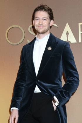 November 16, 2025, Los Angeles, Ca, USA: LOS ANGELES - NOV 16: Joe Alwyn at the 2025 Governors Awards at the Ray Dolby Ballroom on November 16, 2025 in Los Angeles, CA Los Angeles USA - ZUMAnc22 20251116_zaa_nc22_278 Copyright: xKathyxHutchinsx