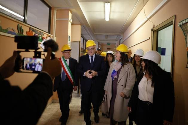 November 17, 2025, Rome, Rome, Italy: Carlo Verdone, Mayor for a Day. Pictured is Carlo Verdone and Rome s Mayor Roberto Gaultieri, inspecting the local sewer network construction site on Via Pettenasco, in the Tragliatella area. Rome, Italy 17 November 2025 Rome Italy  - ZUMAa289 20251117_zia_a289_018 Copyright: xUfficioxStampax