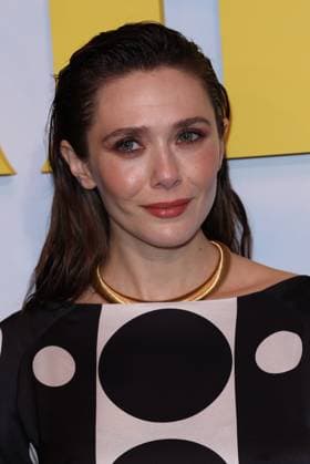 . 17 11 2025. London, United Kingdom. Elizabeth Olsen arriving at the Eternity premiere in London.  xStephenxLockx xi-Imagesx IIM-26385-0005