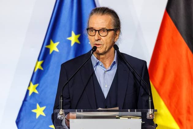 17.11.2025. Düsseldorf. Mit dem Kunstpreis des Landes Nordrhein-Westfalen wird in diesem Jahr der Autor Ralf Rothmann ausgezeichnet. NRW-Ministerpräsident Hendrik Wüst und Kulturministerin Ina Brandes verleihen den Preis an den in Oberhausen aufgewachsenen Schriftsteller. Außerdem werden die Förderpreise in den fünf Sparten Baukunst, Darstellende Künste, Literatur, Musik und Visuelle Künste verliehen. Hier: Autor Ralf Rothmann Düsseldorf K21, Ständehaus Nordrhein-Westfalen Deutschland