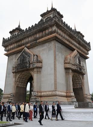 Japan Princess Aiko in Laos Japanese Princess Aiko visits the Patuxai war monument in Vientiane on Nov. 18, 2025, as she visits Laos on her first official overseas trip, marking the 70th anniversary of the establishment of diplomatic ties. (Pool photo)  A14AA0005043782P