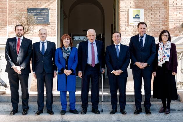 Borrell receives the Grand Star of the Order of Jerusalem by the Ambassador of Palestine Family photo during the award ceremony of the Grand Star of the Order of Jerusalem by the Ambassador of Palestine in Spain, Husni Abdel Wahed, to the former Minister and High Representative of the EU for Foreign Affairs, Josep Borrell, on November 18, 2025, in Madrid Spain 18 NOVEMBER 2025 Carlos Lujá Espana  Copyright: xCarlosxLujanx 7108433