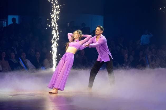Lets DanceLive - Die Tour 2025 Ann-Kathrin Bendixen und Zsolt Sándor Cseke bei der Live-Show Lets Dance am 17.11.2025 in der Festhalle Frankfurt. Frankfurt Festhalle Hessen