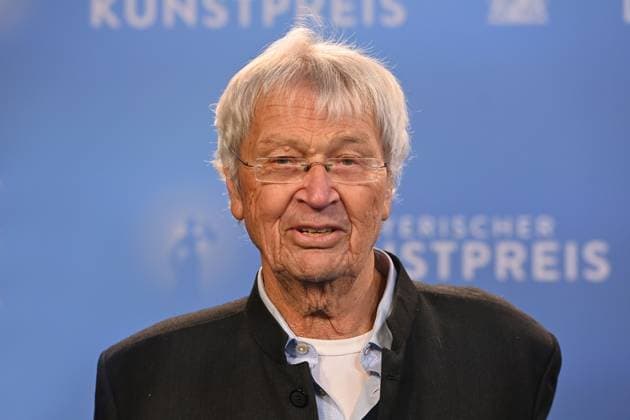 Gerhard POLT (Kabarettist), Einzelbild,angeschnittenes Einzelmotiv,Portraet,Portrait,Porträt. Verleihung Bayerischer Kunstpreis 2025 am 18.11.2025 im Bergson Kunstkraftwerk in Muenchen