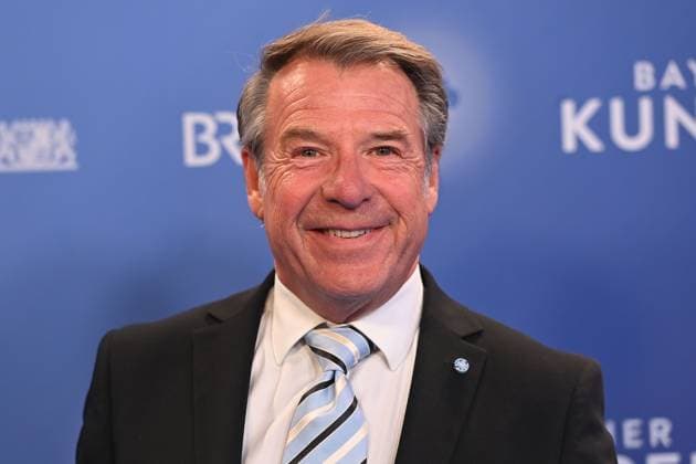Patrick LINDNER (Saenger), Einzelbild,angeschnittenes Einzelmotiv,Portraet,Portrait,Porträt. Verleihung Bayerischer Kunstpreis 2025 am 18.11.2025 im Bergson Kunstkraftwerk in Muenchen