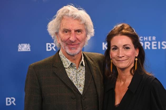 Rufus BECK (Schauspieler) mit Partnerin Julia WUESTENFELD. Verleihung Bayerischer Kunstpreis 2025 am 18.11.2025 im Bergson Kunstkraftwerk in Muenchen