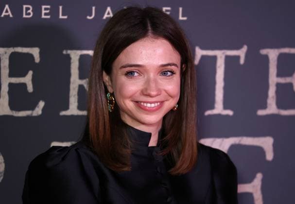 London Premiere of Desperate Journey at Odeon Luxe Leicester Square in London, UK - 18 Nov 2025 Anna Mawn attends the London Premiere of Desperate Journey at Odeon Luxe Leicester Square. London United Kingdom Copyright: xFredxDuvalx xSOPAxImagesx FD_Desperate_Journey_04
