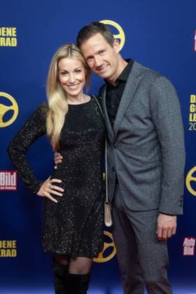 Das Goldene Lenkrad 2025 Sebastian Ogier Ralleyrennfahrer und Andrea Kaiser Moderatorin Verleihung Auto BILD Das Goldene Lenkrad 2025 im Axel Springer Gebäude in Berlin Copyright: xEventpressxFuhrx