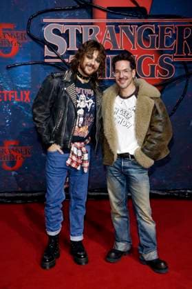 Stranger Things 5 , Fan Event im Flughafen Tempelhof, Berlin, 18.11.2025 Riccardo Simonetti und Nico Stank bei dem Fan Event zu Stranger Things im Hangar 7 im Flughafen Tempelhof in Berlin am 18.11.2025 Berlin Flughafen Tempelhof Copyright: xAnitaxBuggex