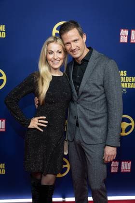Das Goldene Lenkrad 2025 Sebastian Ogier Ralleyrennfahrer und Andrea Kaiser Moderatorin Verleihung Auto BILD Das Goldene Lenkrad 2025 im Axel Springer Gebäude in Berlin Copyright: xEventpressxFuhrx