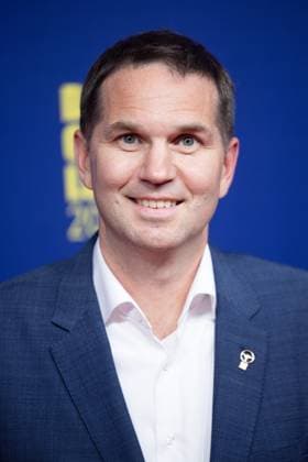 Das Goldene Lenkrad 2025 Florian Glattes, Shell Tankstellenchef für Deutschland, Österreich und die Schweiz Verleihung Auto BILD Das Goldene Lenkrad 2025 im Axel Springer Gebäude in Berlin Copyright: xEventpressxFuhrx