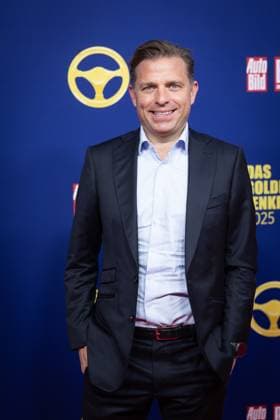 Das Goldene Lenkrad 2025 Konstantin Sixt, Co-CEO Sixt Verleihung Auto BILD Das Goldene Lenkrad 2025 im Axel Springer Gebäude in Berlin Copyright: xEventpressxFuhrx