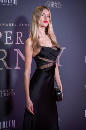 Desperate Journey London Premiere in London - 18 Nov 2025 Sophie Longford attends the London Premiere of Desperate Journey at Odeon Luxe Leicester Square. London United Kingdom Copyright: xLoredanaxSangiulianox xSOPAxImagesx LSangiuliano-2-71
