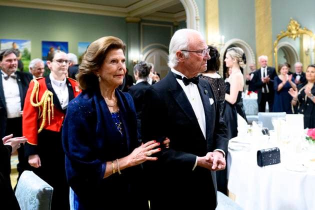 November 18, 2025, Ottawa, On, Canada: King of Sweden Carl XVI Gustaf, right, and Queen Silvia of Sweden arrive at a State Dinner at Rideau Hall in Ottawa, on Tuesday, Nov. 18, 2025. Ottawa Canada  - ZUMAc35_ 20251118_zaf_c35_183 Copyright: xSpencerxColbyx