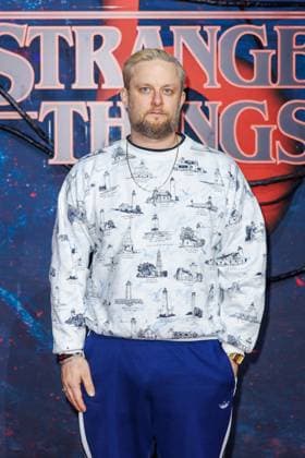Fan Event - Stranger Things 5 - Fatoni beim Netflix Stranger Things Staffel 5 Fan Event im Flughafen Tempelhof Hangar 7 am 18.11.2025 in Berlin. Copyright: xEventpressxKochanx