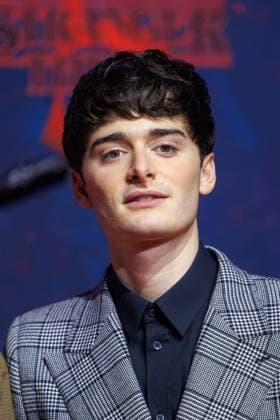Fan Event - Stranger Things 5 - Noah Schnapp beim Netflix Stranger Things Staffel 5 Fan Event im Flughafen Tempelhof Hangar 7 am 18.11.2025 in Berlin. Copyright: xEventpressxKochanx