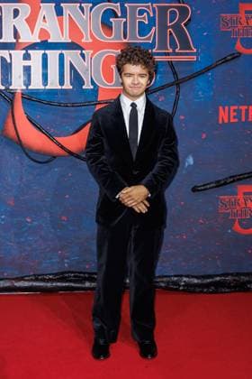 Fan Event - Stranger Things 5 - Gaten Matarazzo beim Netflix Stranger Things Staffel 5 Fan Event im Flughafen Tempelhof Hangar 7 am 18.11.2025 in Berlin. Copyright: xEventpressxKochanx