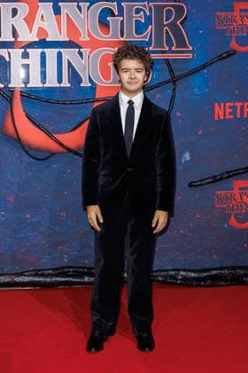 Fan Event - Stranger Things 5 - Gaten Matarazzo beim Netflix Stranger Things Staffel 5 Fan Event im Flughafen Tempelhof Hangar 7 am 18.11.2025 in Berlin. Copyright: xEventpressxKochanx
