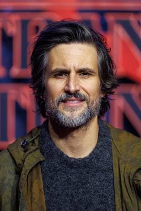 Fan Event - Stranger Things 5 - Tom Beck beim Netflix Stranger Things Staffel 5 Fan Event im Flughafen Tempelhof Hangar 7 am 18.11.2025 in Berlin. Copyright: xEventpressxKochanx