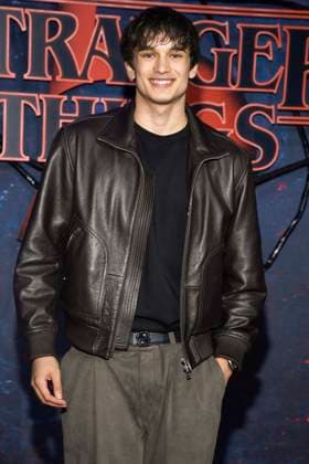 abb Giuliano Poplawski zu Gast auf dem roten Teppich beim Grossen Fan-Event mit Screening am roten Teppich der Netflix Serie STRANGER THINGS 5 im Tempelhof Airport am 18.11.2025 in Berlin Berlin Deutschland