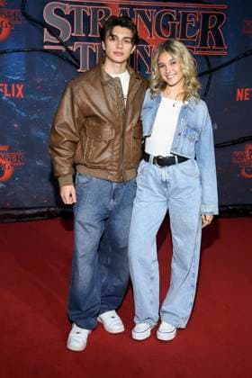 abb Noah Miguel Oechsle Rodriguez und Lara Sprengler zu Gast auf dem roten Teppich beim Grossen Fan-Event mit Screening am roten Teppich der Netflix Serie STRANGER THINGS 5 im Tempelhof Airport am 18.11.2025 in Berlin Berlin Deutschland