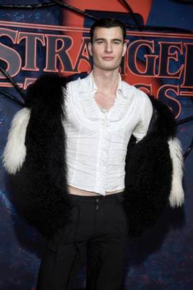 abb Frieder Sell zu Gast auf dem roten Teppich beim Grossen Fan-Event mit Screening der Netflix Serie STRANGER THINGS 5 im Tempelhof Airport am 18.11.2025 in Berlin Berlin Deutschland