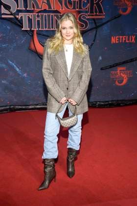 abb Chiara Tews zu Gast auf dem roten Teppich beim Grossen Fan-Event mit Screening der Netflix Serie STRANGER THINGS 5 im Tempelhof Airport am 18.11.2025 in Berlin Berlin Deutschland