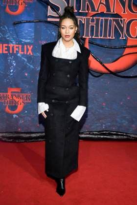 abb Jenny Augsta zu Gast auf dem roten Teppich beim Grossen Fan-Event mit Screening der Netflix Serie STRANGER THINGS 5 im Tempelhof Airport am 18.11.2025 in Berlin Berlin Deutschland